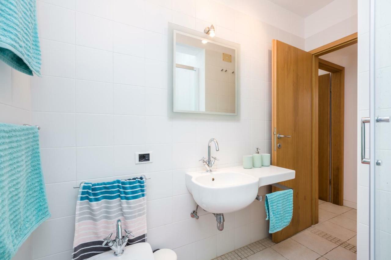 Apartments Antje Veli Losinj Ngoại thất bức ảnh