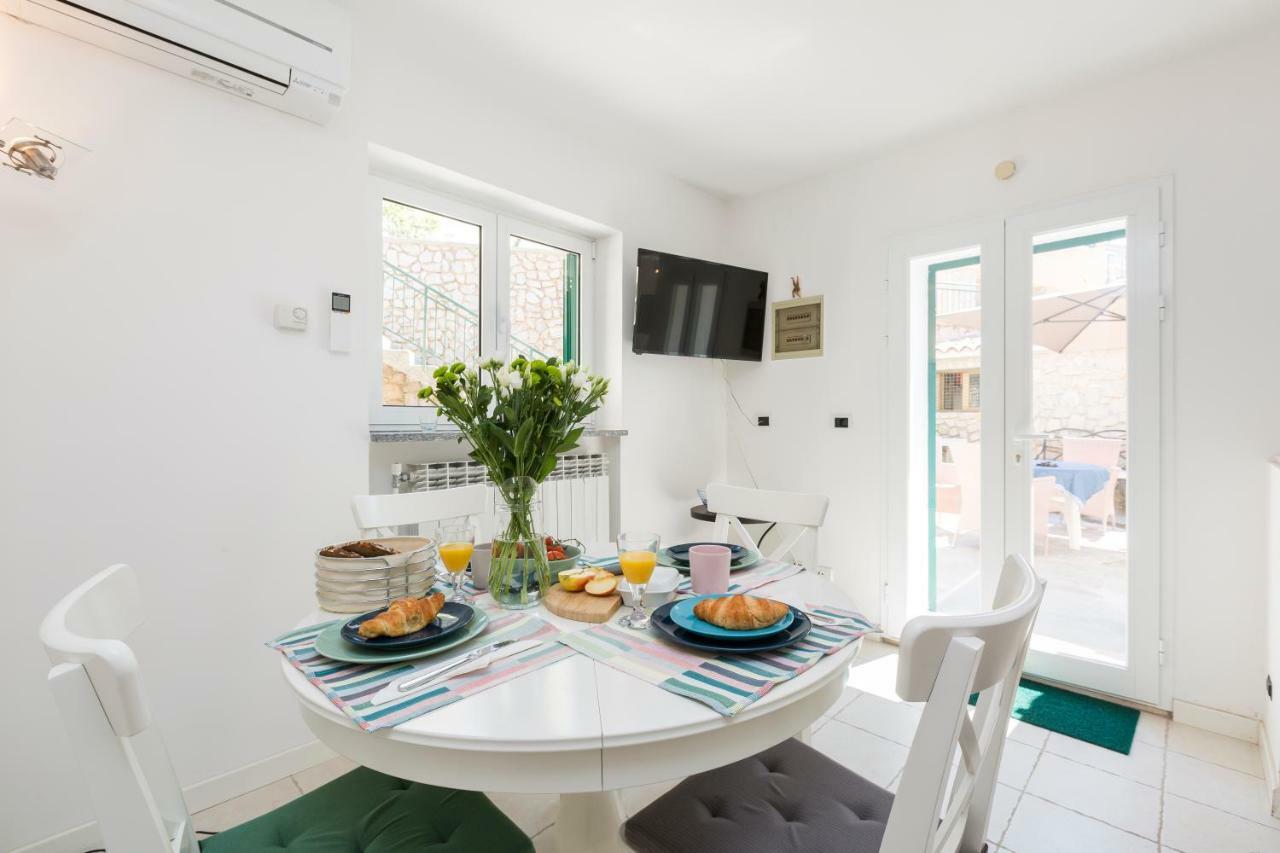 Apartments Antje Veli Losinj Ngoại thất bức ảnh